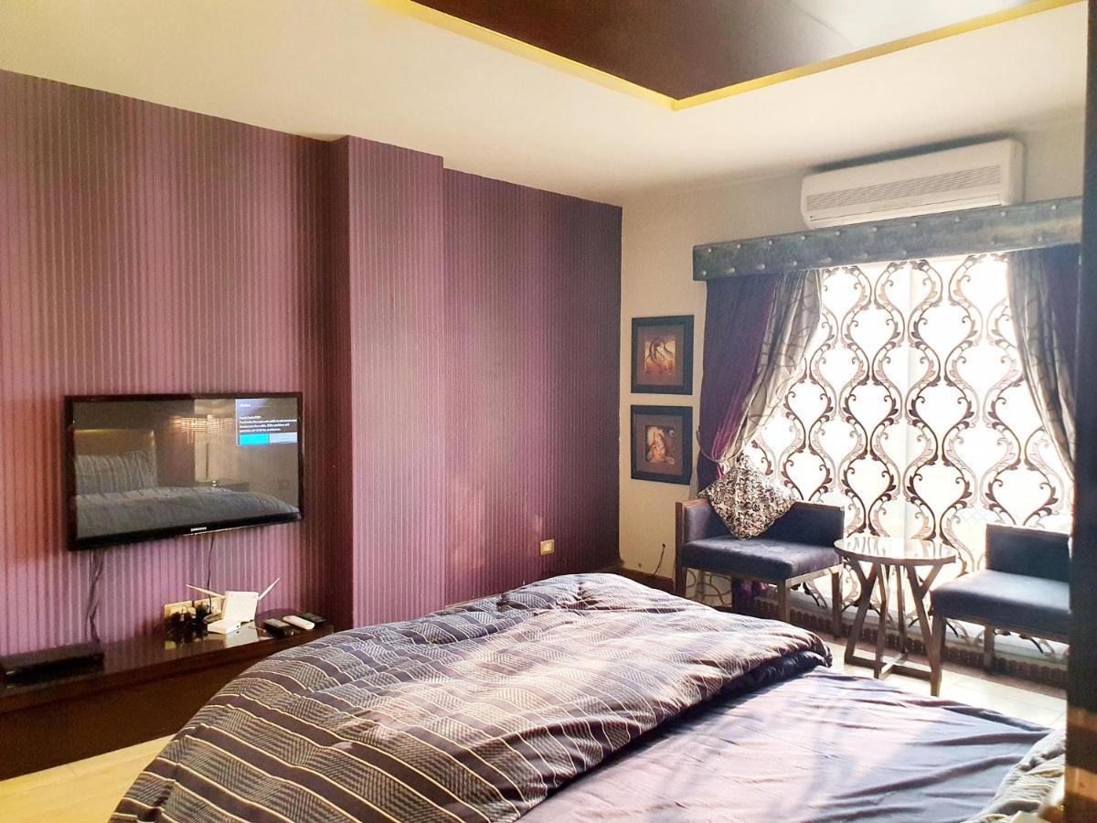 Luxurious Boutique One Bed Apartment In Bahria Town راوالبيندي المظهر الخارجي الصورة